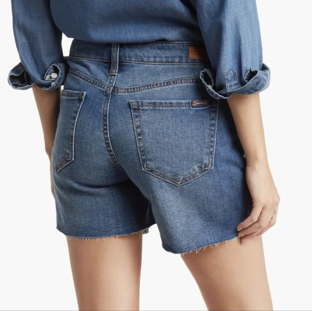 Seven 7 the Weekend Mid Rise Raw Hem Boyfriend Denim Jorts Shorts Size 14